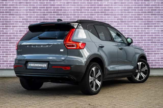 Volvo XC40 (2022) thumbnail 2