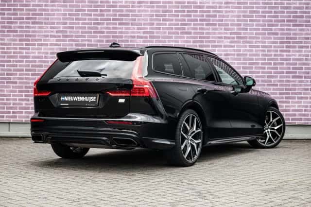 Volvo V60 (2021) thumbnail 3