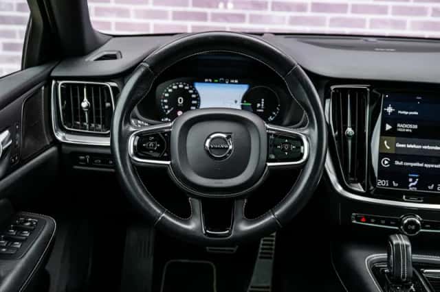 Volvo V60 (2021) thumbnail 4