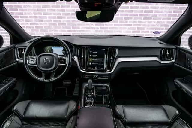 Volvo V60 (2021) thumbnail 6