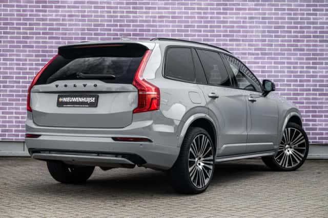 Volvo XC90 (2024) thumbnail 2