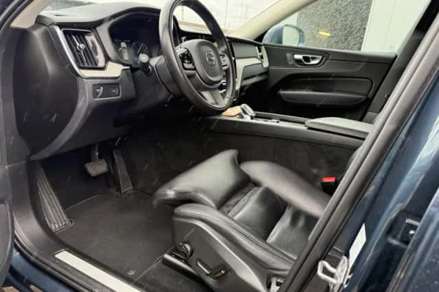 Volvo XC60 (2020) thumbnail 4