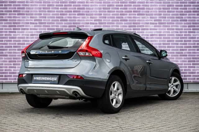 Volvo V40 Cross Country (2019) thumbnail 4