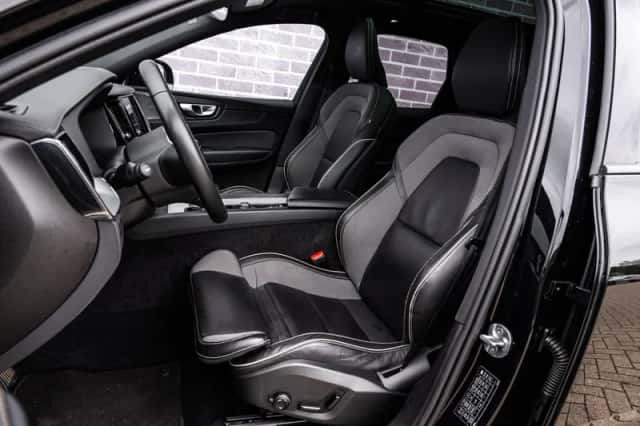 Volvo XC60 (2024) thumbnail 6