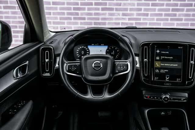 Volvo XC40 (2022) thumbnail 5