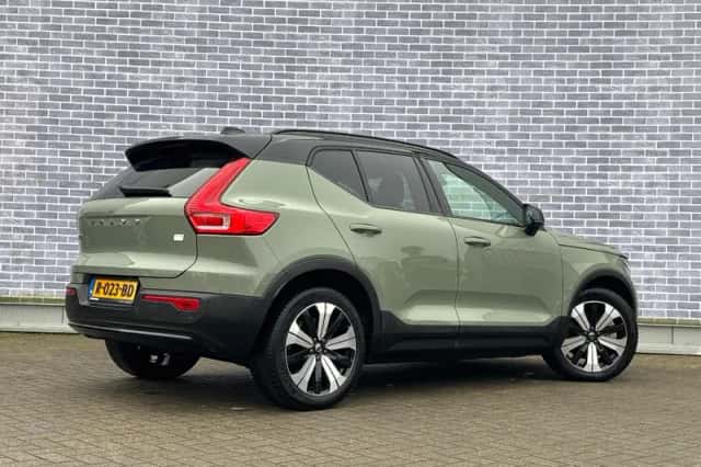 Volvo XC40 (2022) thumbnail 2