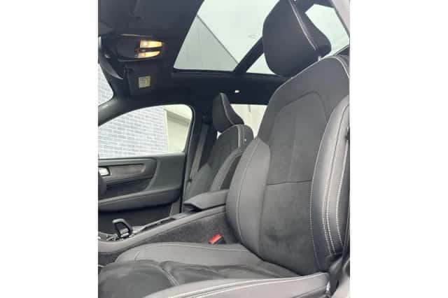 Volvo XC40 (2022) thumbnail 3