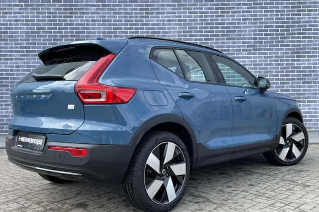 Volvo XC40 (2023) thumbnail 4