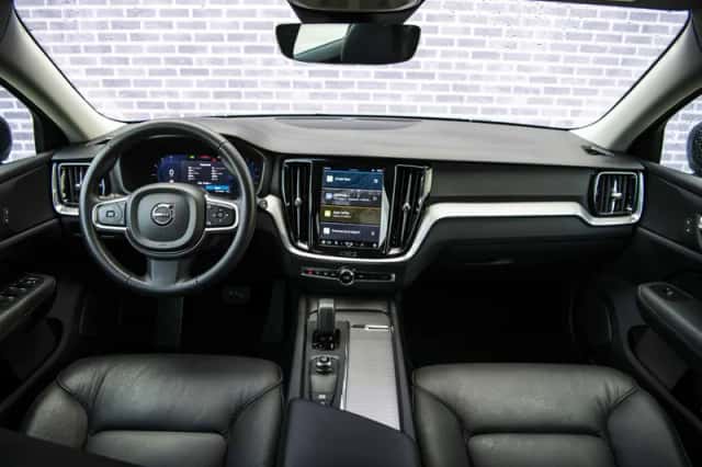 Volvo V60 (2023) thumbnail 6
