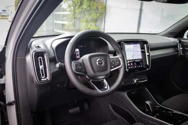 Volvo EX40 (2026) thumbnail 6