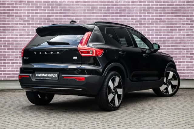 Volvo XC40 (2022) thumbnail 4