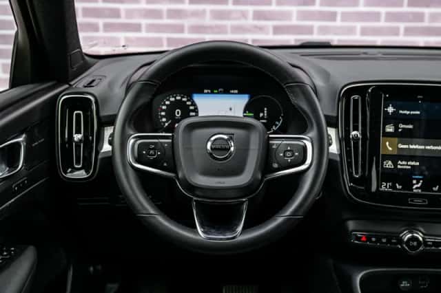 Volvo XC40 (2022) thumbnail 5