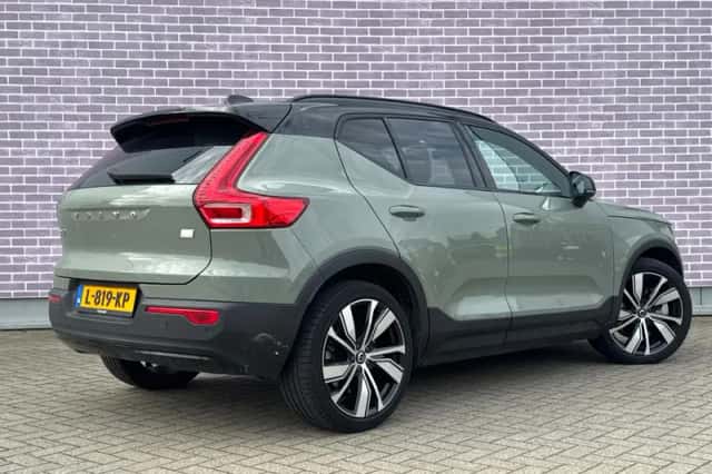 Volvo XC40 (2021) thumbnail 4