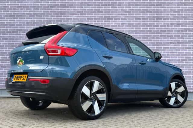 Volvo XC40 (2024) thumbnail 4