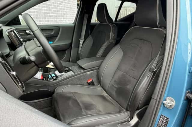 Volvo XC40 (2024) thumbnail 5