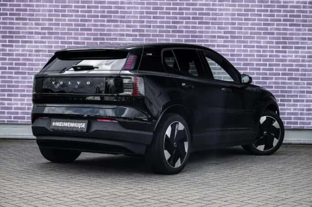 Volvo EX30 (2025) thumbnail 2