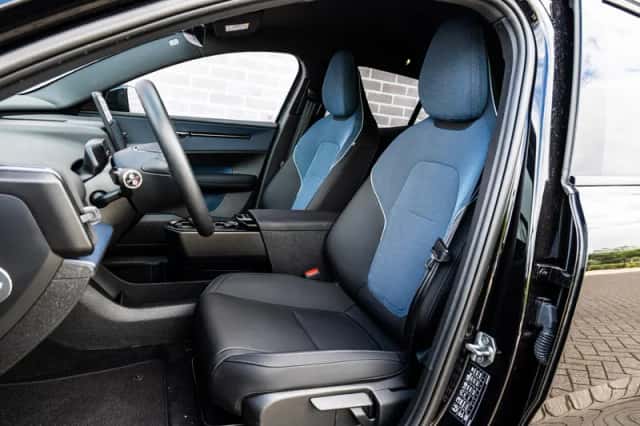 Volvo EX30 (2025) thumbnail 6