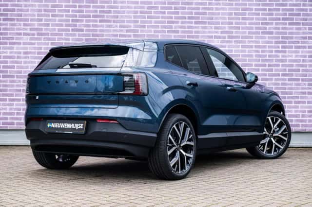 Volvo EX30 (2026) thumbnail 3