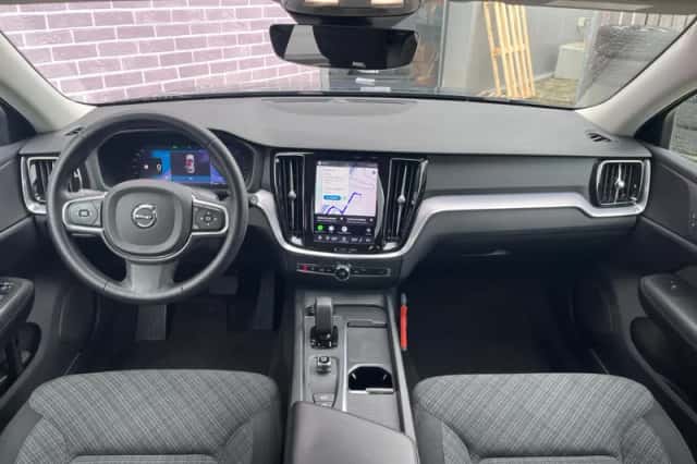 Volvo V60 (2023) thumbnail 5