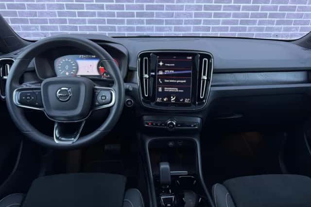 Volvo XC40 (2023) thumbnail 5