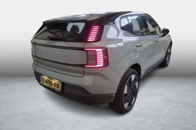 Volvo EX30 (2024) thumbnail 2