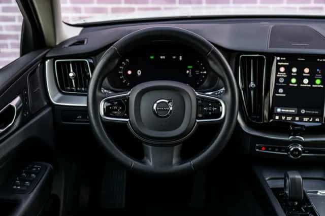 Volvo XC60 (2024) thumbnail 5