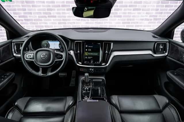 Volvo V60 (2022) thumbnail 5