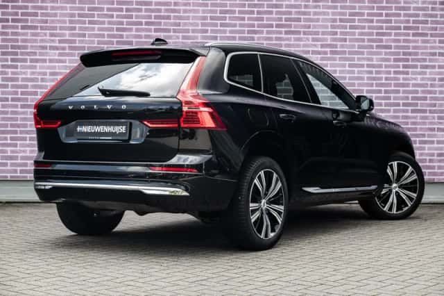 Volvo XC60 (2022) thumbnail 2