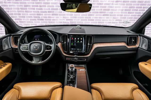 Volvo XC60 (2022) thumbnail 5