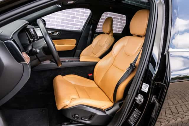 Volvo XC60 (2022) thumbnail 6