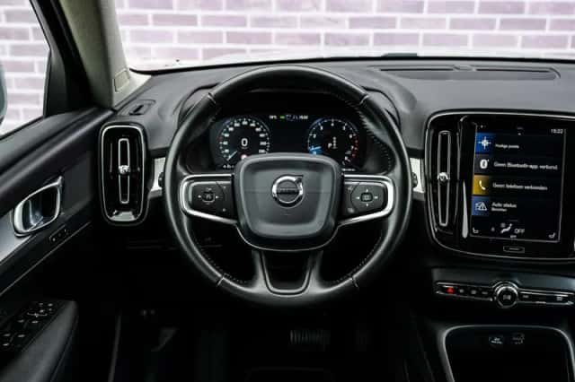 Volvo XC40 (2019) thumbnail 4