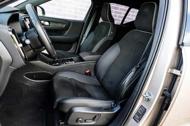 Volvo XC40 (2023) thumbnail 6