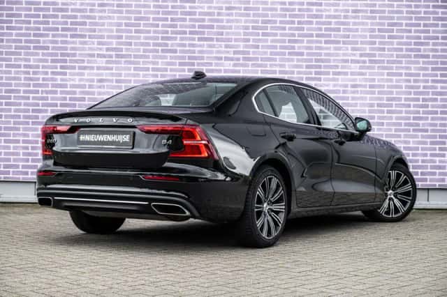 Volvo S60 (2021) thumbnail 2