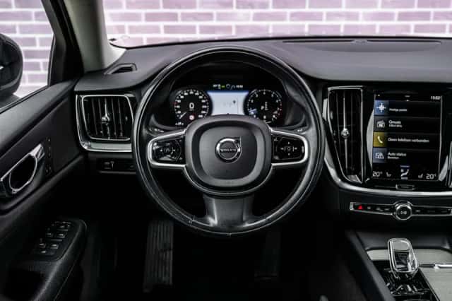 Volvo S60 (2021) thumbnail 3