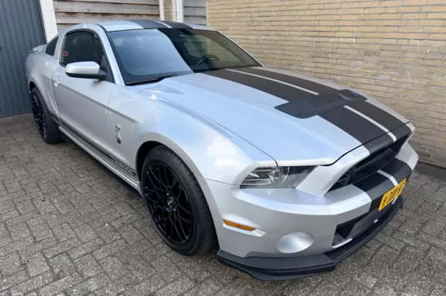 Ford Mustang (2013) thumbnail 1