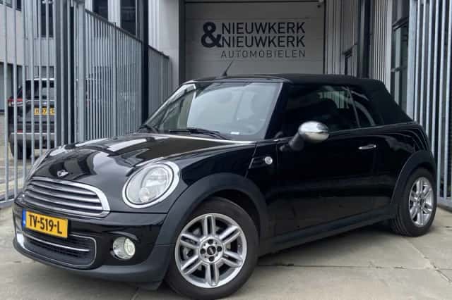 MINI Cooper (2015) thumbnail 2