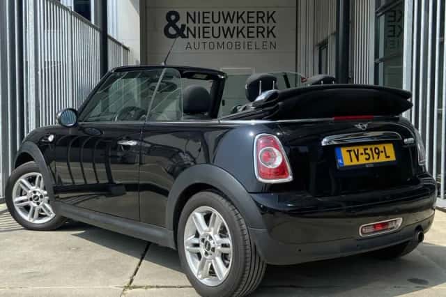 MINI Cooper (2015) thumbnail 5