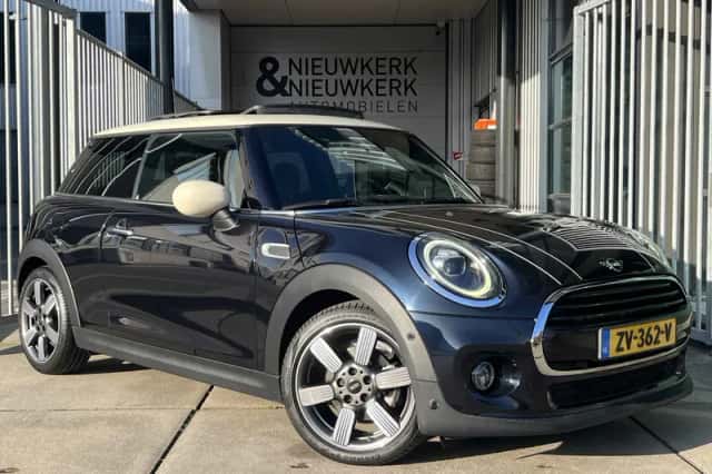 MINI Cooper (2019) thumbnail 3