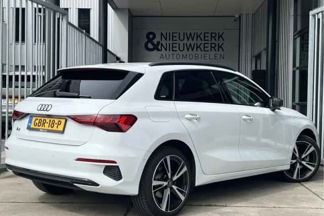 Audi A3 (2024) thumbnail 2