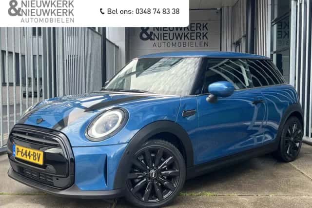 MINI Cooper (2022) thumbnail 1