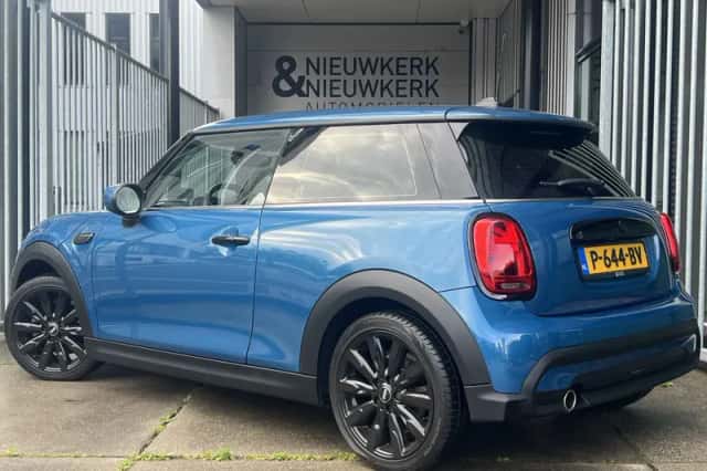 MINI Cooper (2022) thumbnail 4