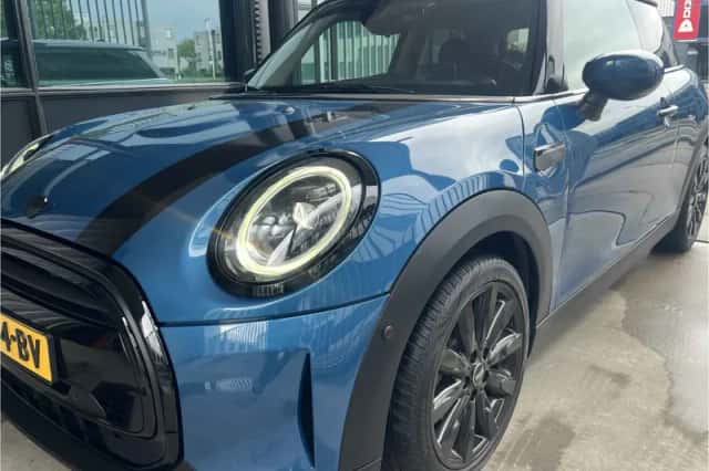 MINI Cooper (2022) thumbnail 5