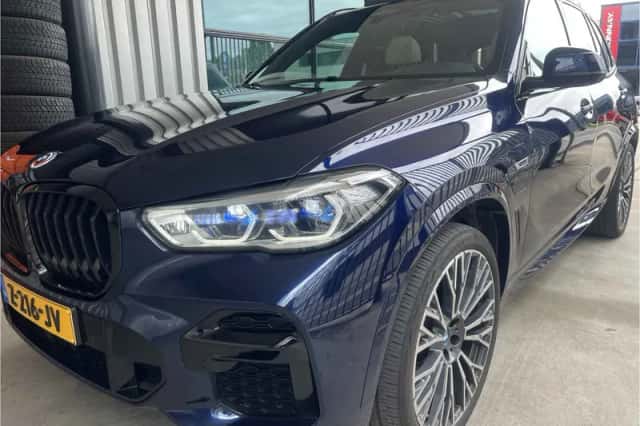BMW X5 (2023) thumbnail 5