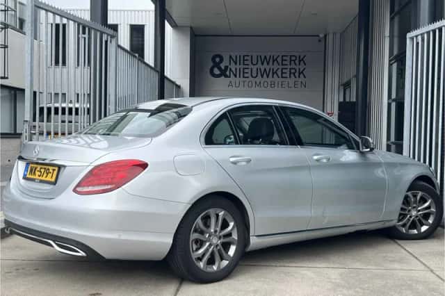 Mercedes-Benz C-Klasse (2016) thumbnail 2