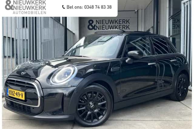 MINI Cooper (2022) thumbnail 1