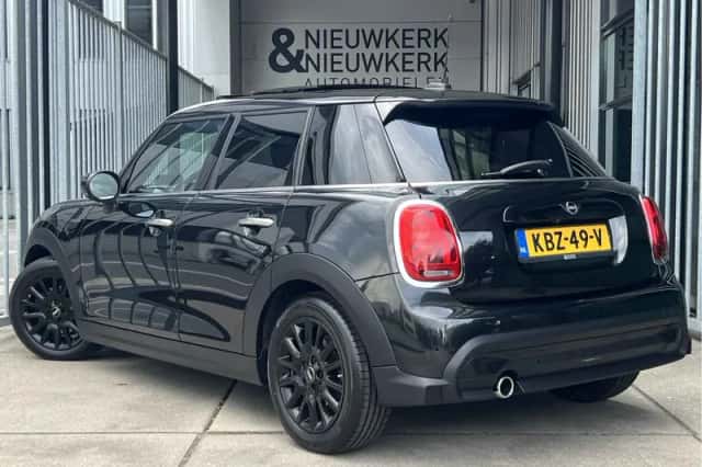 MINI Cooper (2022) thumbnail 4