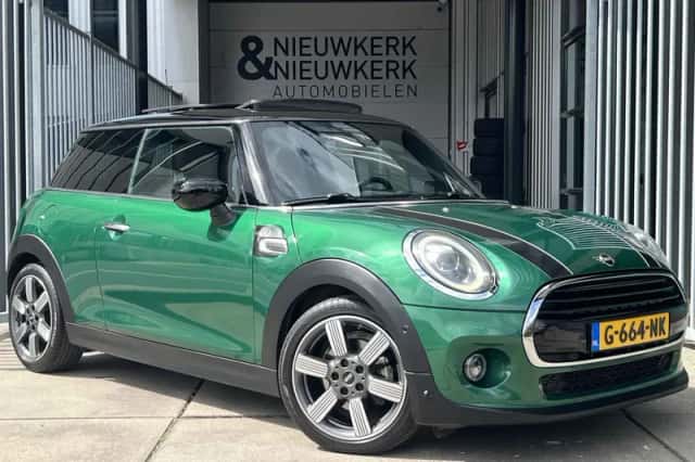 MINI Cooper (2019) thumbnail 3