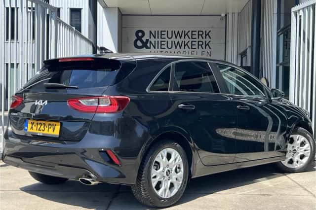 Kia Ceed (2024) thumbnail 2