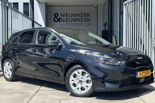Kia Ceed (2024) thumbnail 3