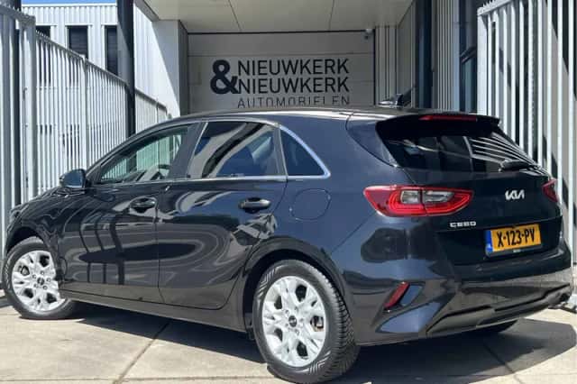 Kia Ceed (2024) thumbnail 4